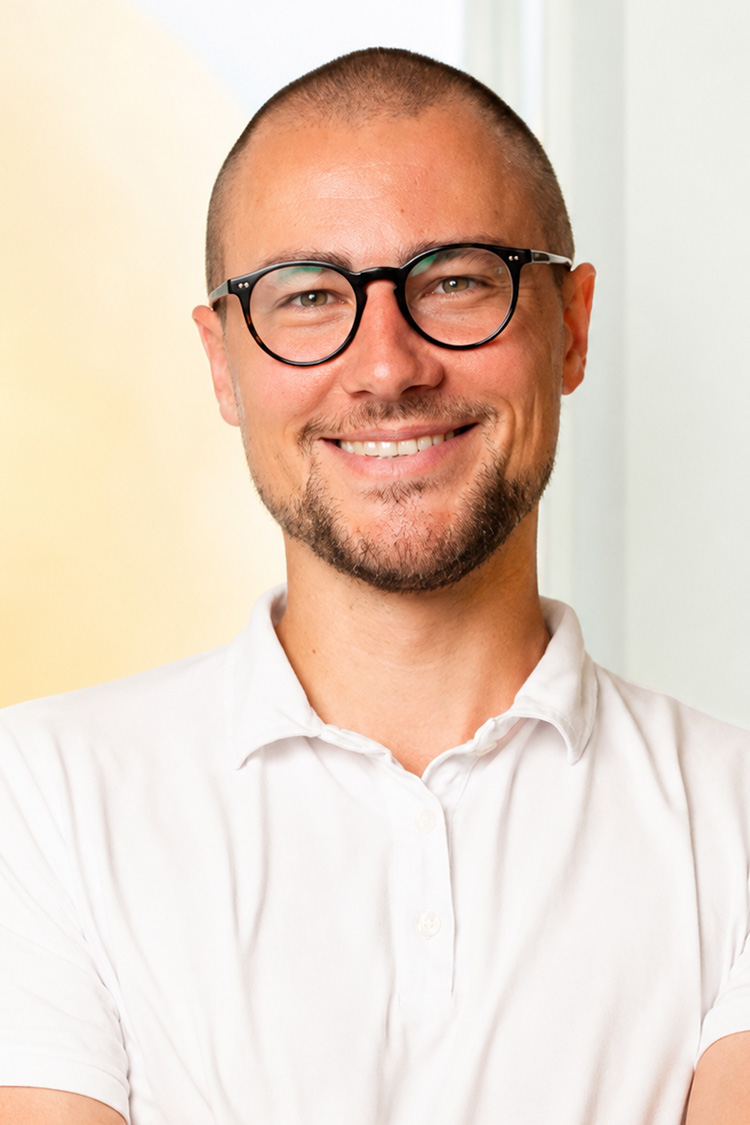 zahnarzt-praxis-dr-sonja-boehm-starnberg-team-dominik-thiel